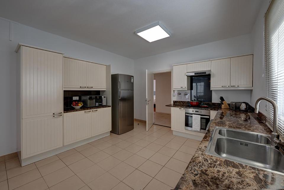 J5 Four Bedroom Villa Holiday Home In Al Wasl For Families Onlyドバイ エクステリア 写真