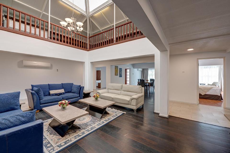 J5 Four Bedroom Villa Holiday Home In Al Wasl For Families Onlyドバイ エクステリア 写真