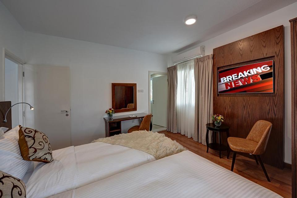 J5 Four Bedroom Villa Holiday Home In Al Wasl For Families Onlyドバイ エクステリア 写真