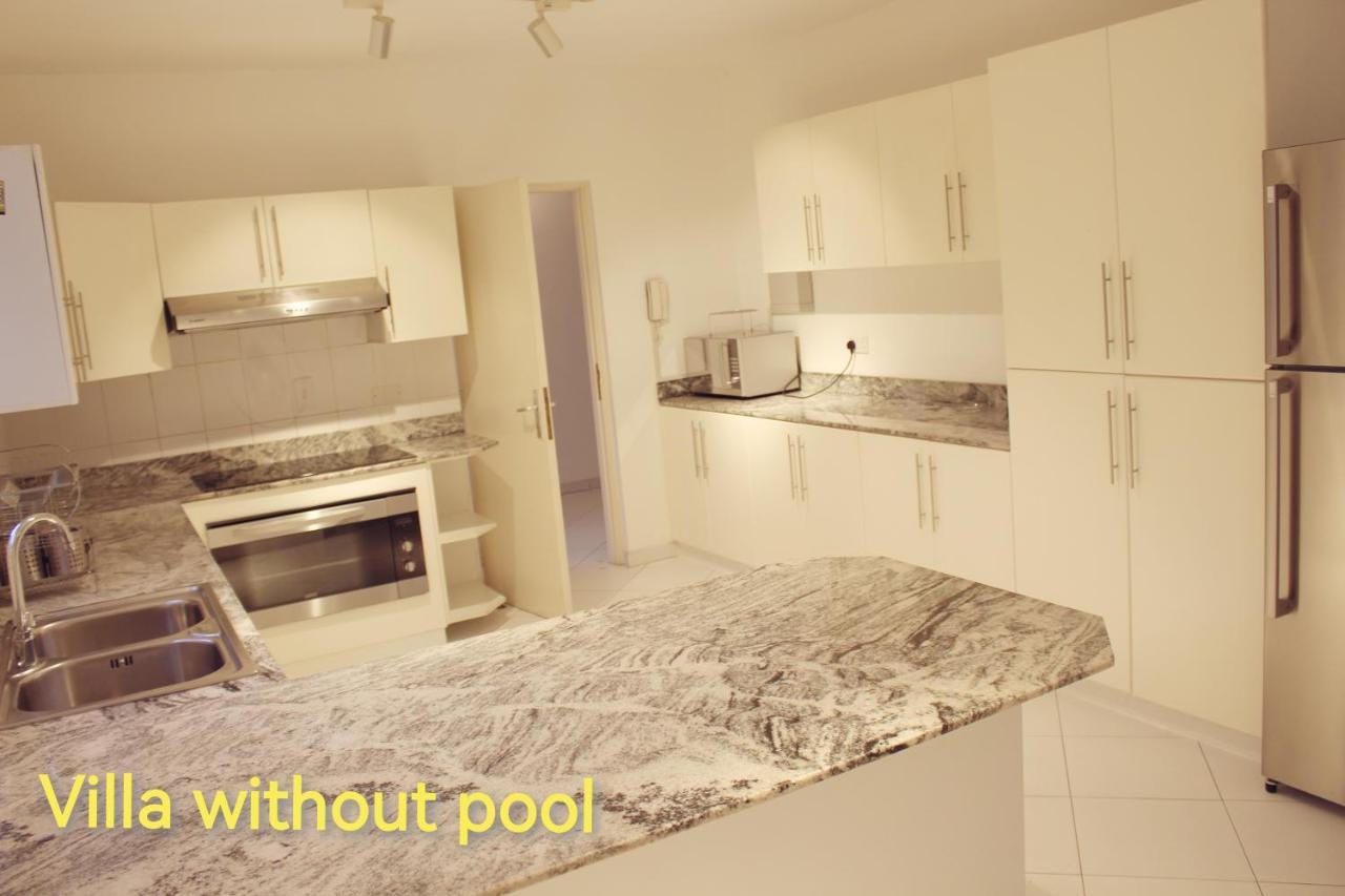 J5 Four Bedroom Villa Holiday Home In Al Wasl For Families Onlyドバイ エクステリア 写真