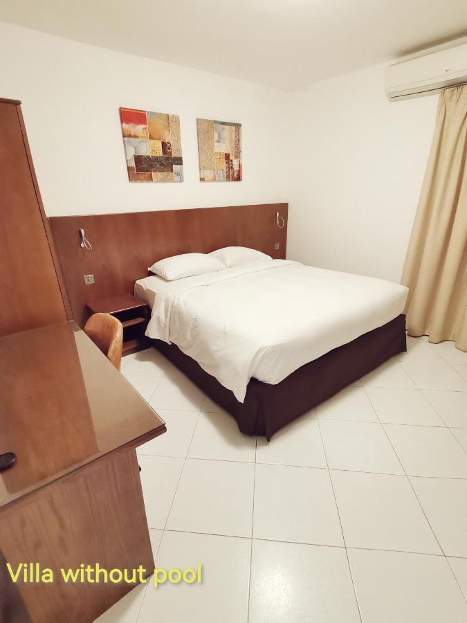 J5 Four Bedroom Villa Holiday Home In Al Wasl For Families Onlyドバイ エクステリア 写真